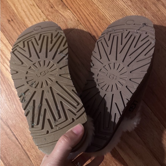 UGG Brown Shearling Slip-On Mules - Picture 4 of 4